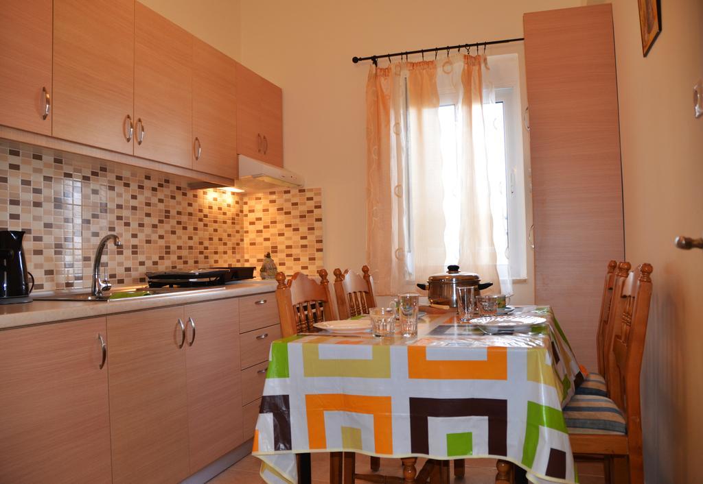 Georgias Apartments Haraki Bagian luar foto